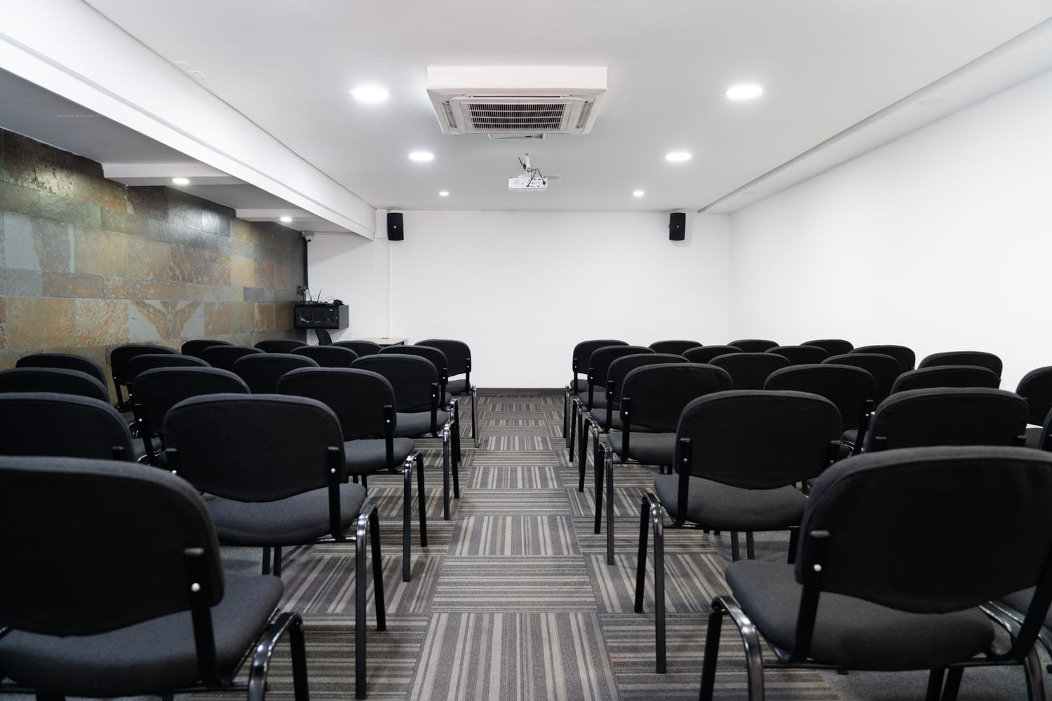 Auditorio best wertern plus Medellin 4