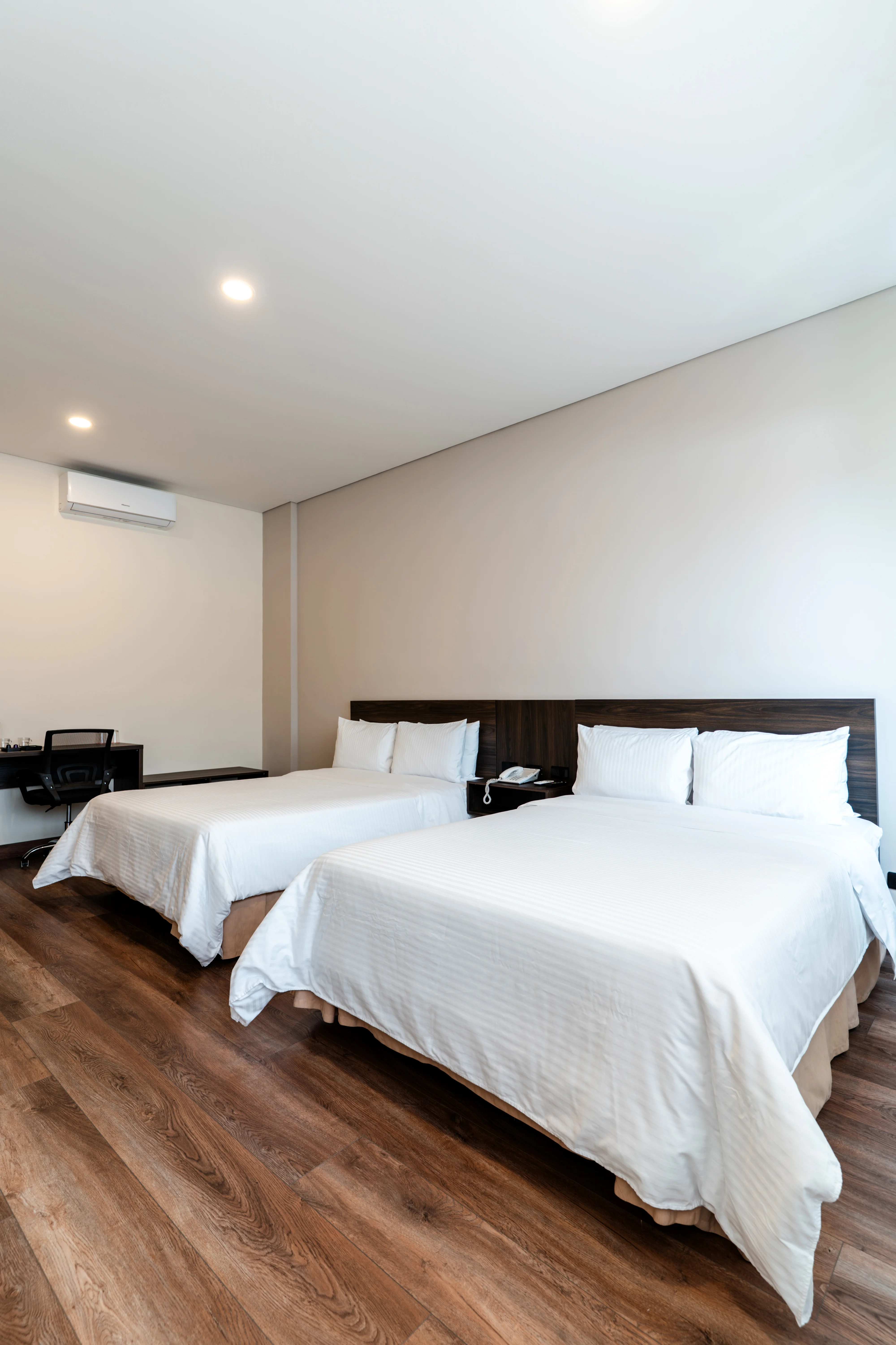 Camas Superior Twin Best Western Plus Hotel San Diego Medellín