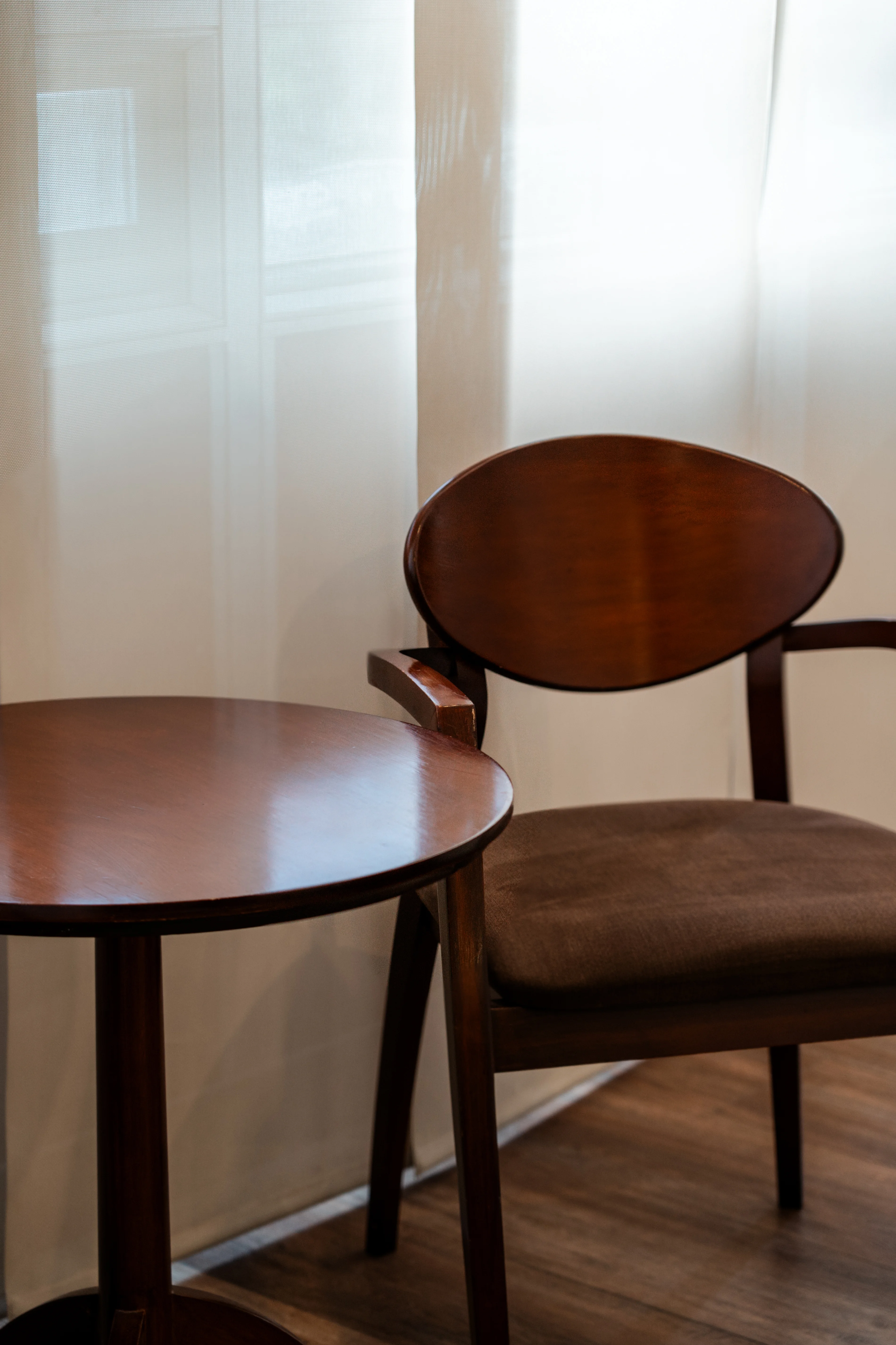 Mesa y silla Junior Suite Best Western Plus Hotel San Diego Medellín