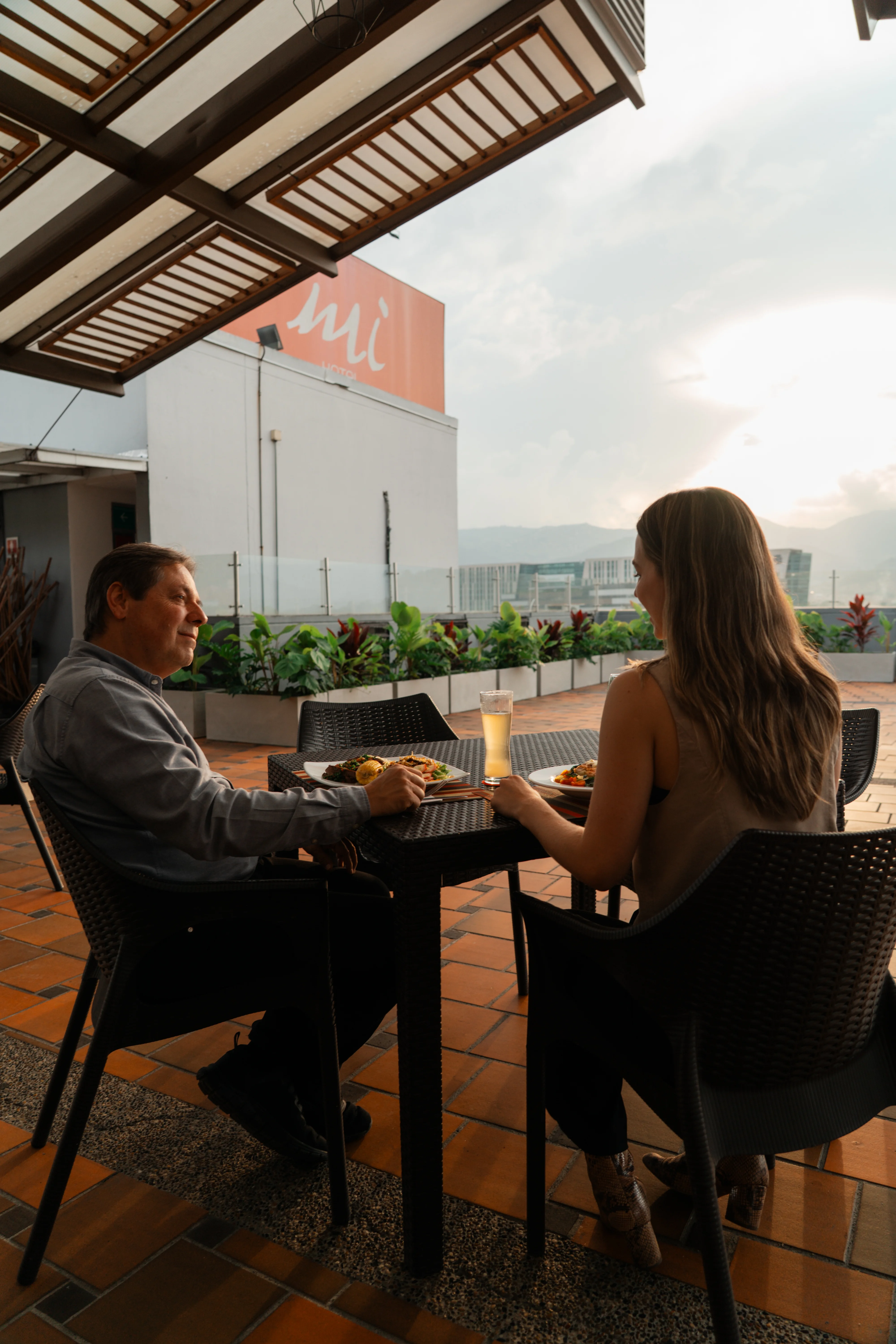 Best Western Plus Hotel San Diego Medellín – Terraza con vista panorámica